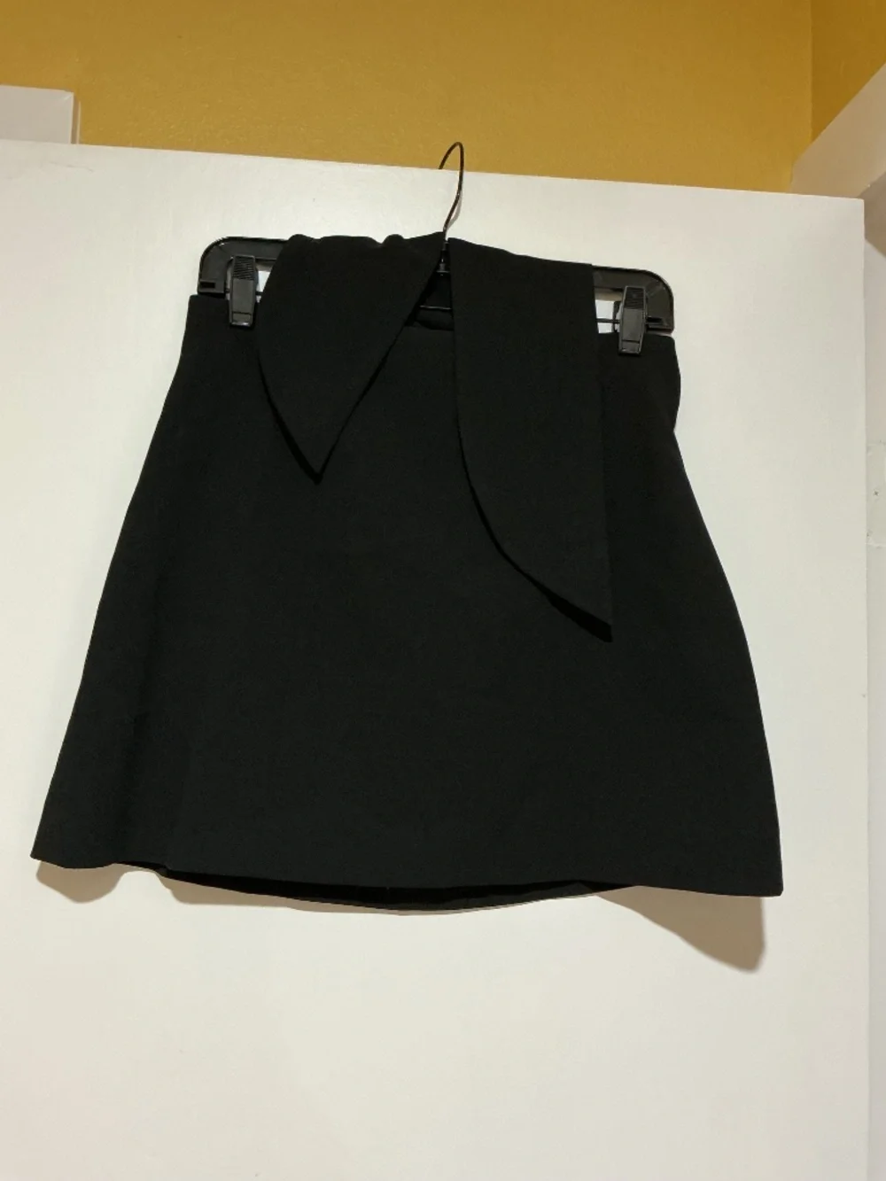 NWT Alice and Olivia Black Tie Mini Skirt 8